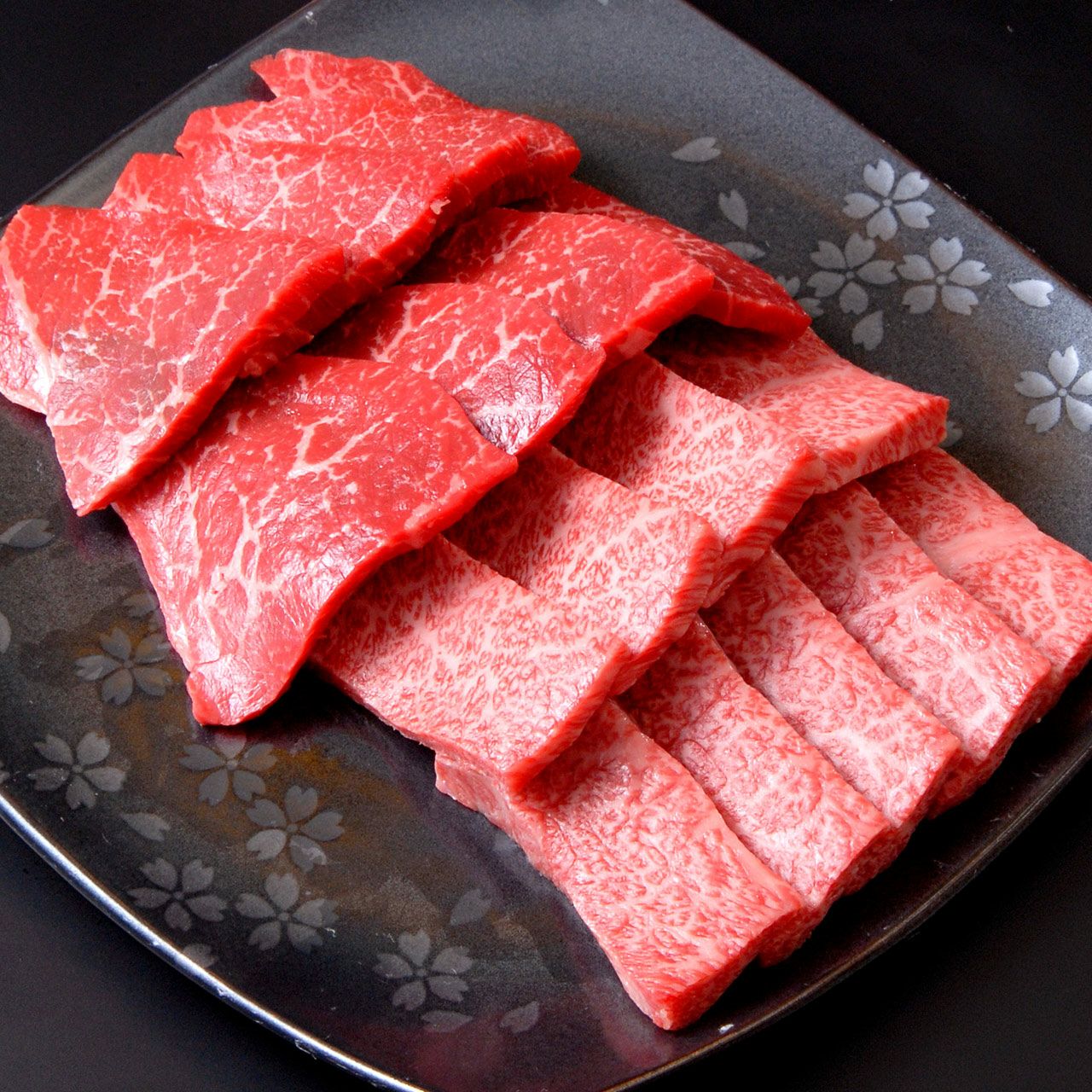 数量限定/特別価格/300g】松阪牛肩ロース 焼肉用 2～3人前 ≪あすニク